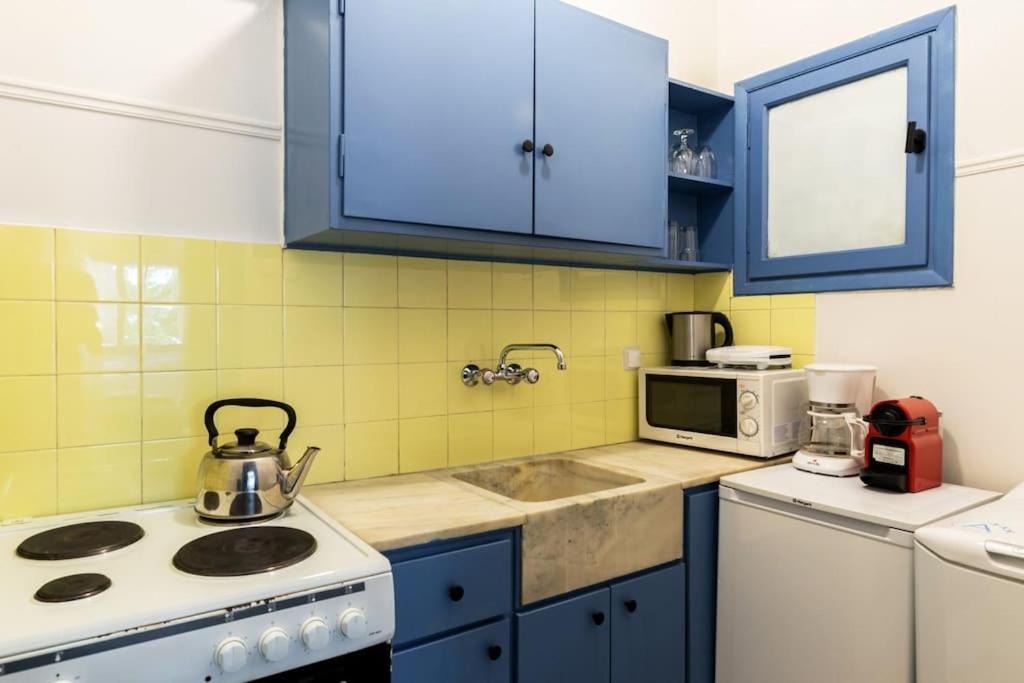 Downtown Apt With Garden In Plaka Apartamento Atenas Exterior foto