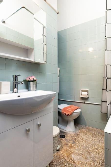 Downtown Apt With Garden In Plaka Apartamento Atenas Exterior foto