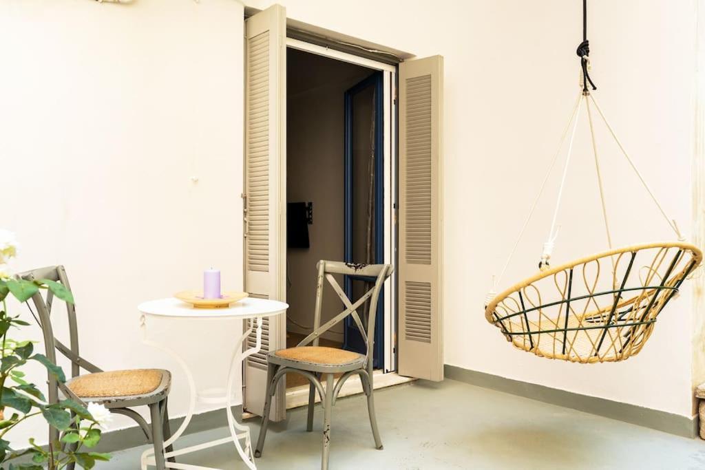 Downtown Apt With Garden In Plaka Apartamento Atenas Exterior foto